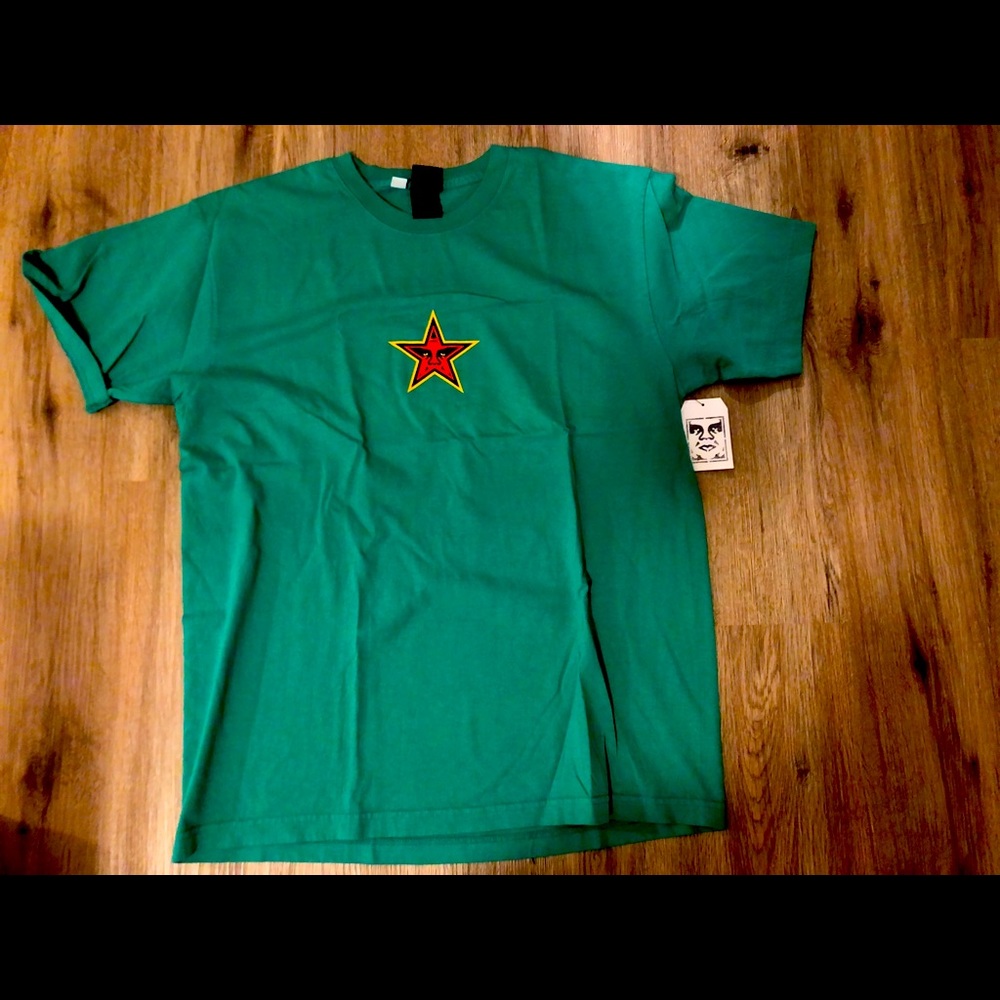 Obey star Tee